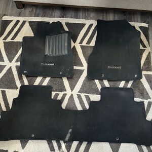 OEM Black Car Floor Mats for 2018 Murano